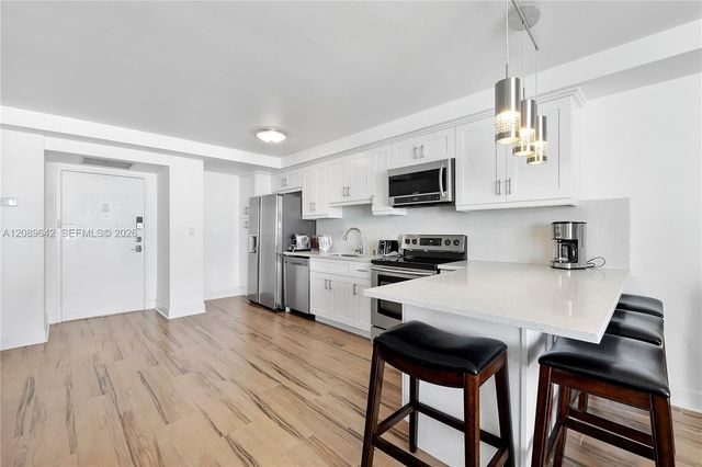 1800 Collins Avenue 11B, Miami Beach, FL 33139