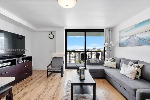 1800 Collins Avenue 11B, Miami Beach, FL 33139