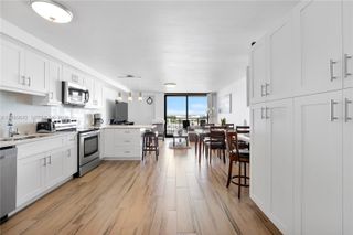 1800 Collins Avenue 11B, Miami Beach, FL 33139