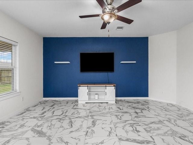 9203 Waldrick Trace Drive, Rosharon, TX 77583