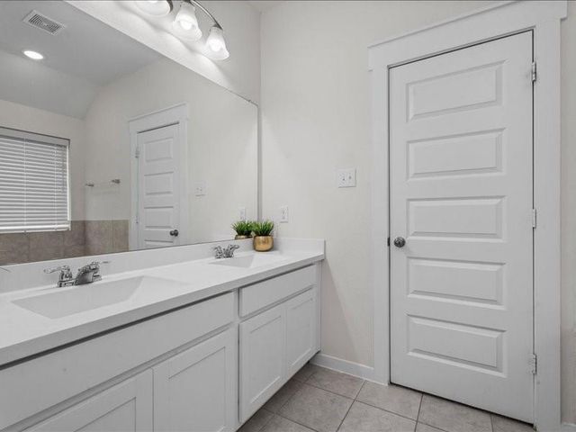 9203 Waldrick Trace Drive, Rosharon, TX 77583