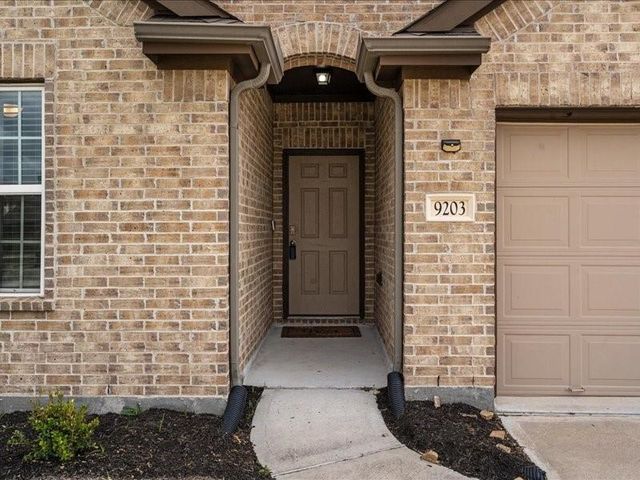 9203 Waldrick Trace Drive, Rosharon, TX 77583