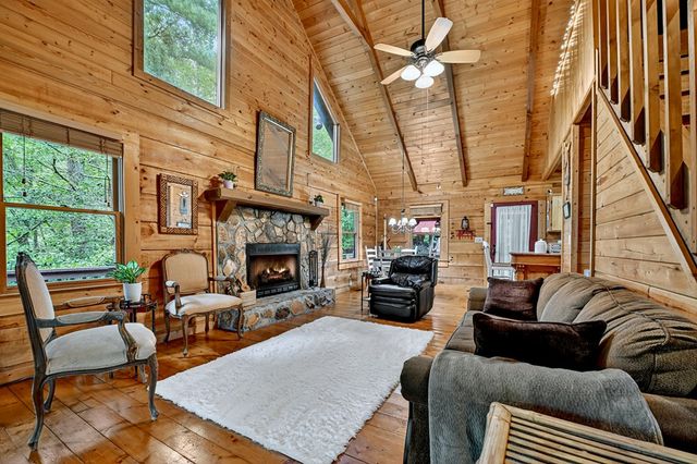 430 Chestnut Ridge, Blue Ridge, GA 30513