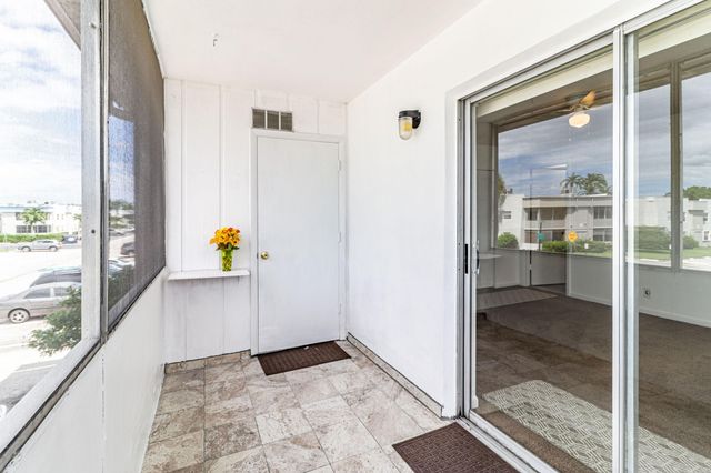 809 Flanders Q, Delray Beach, FL 33484