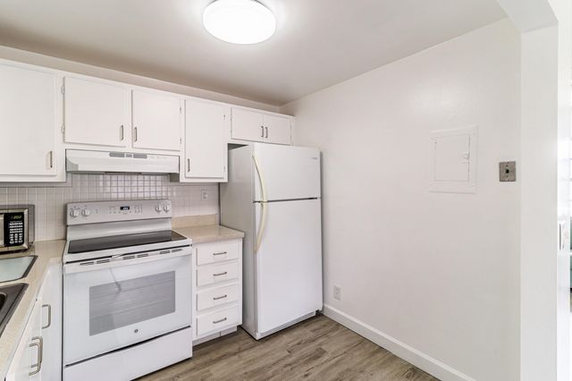 809 Flanders Q, Delray Beach, FL 33484