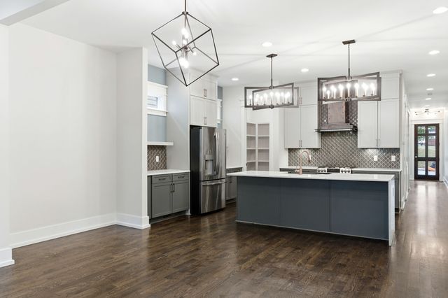 1708B 15th Ave, S, Nashville, TN 37212