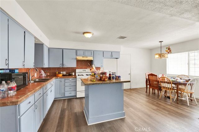 2077 Patterson Street, Riverside, CA 92507