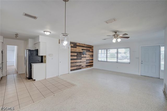 220 Punta Alta CT, Lehigh Acres, FL 33936