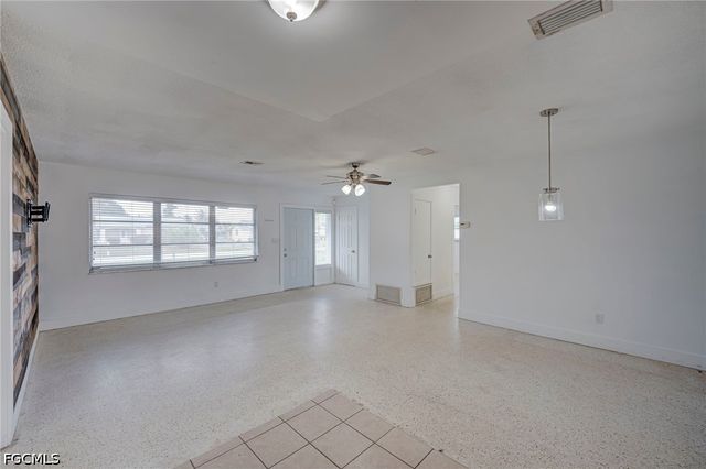 220 Punta Alta CT, Lehigh Acres, FL 33936