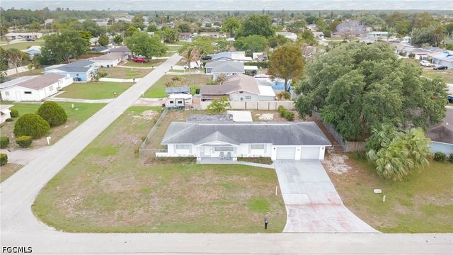 220 Punta Alta CT, Lehigh Acres, FL 33936