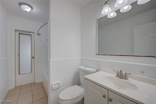 220 Punta Alta CT, Lehigh Acres, FL 33936
