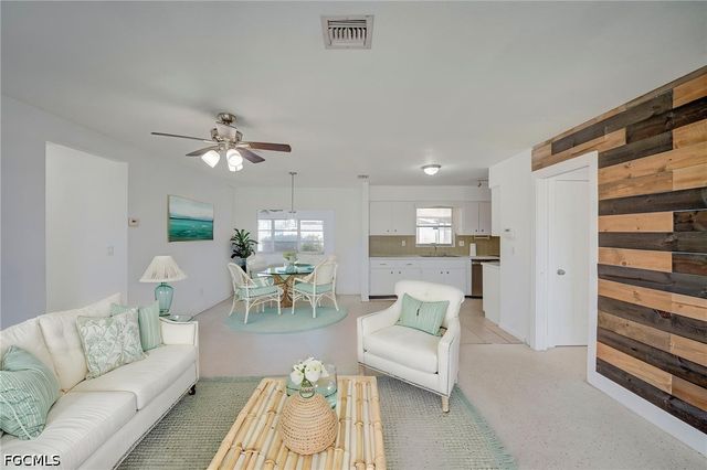 220 Punta Alta CT, Lehigh Acres, FL 33936