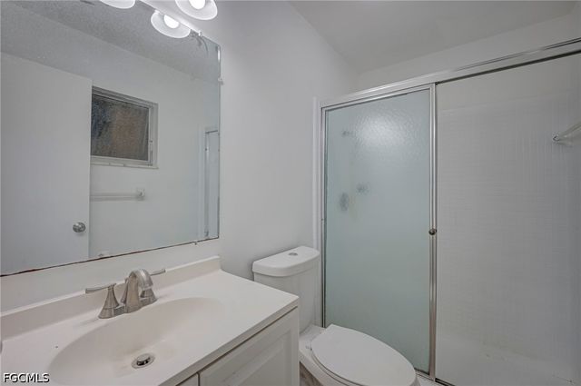 220 Punta Alta CT, Lehigh Acres, FL 33936