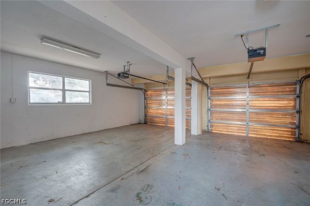 220 Punta Alta CT, Lehigh Acres, FL 33936