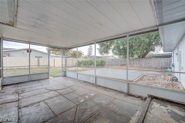220 Punta Alta CT, Lehigh Acres, FL 33936