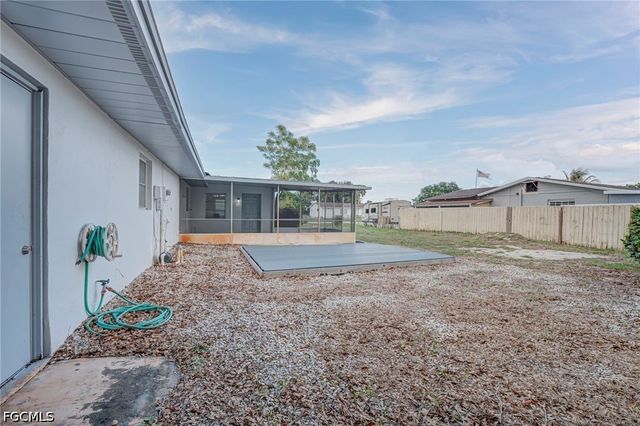 220 Punta Alta CT, Lehigh Acres, FL 33936
