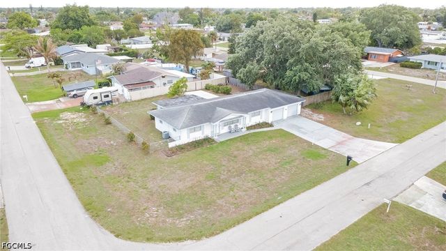220 Punta Alta CT, Lehigh Acres, FL 33936