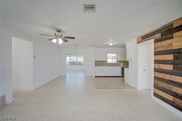 220 Punta Alta CT, Lehigh Acres, FL 33936
