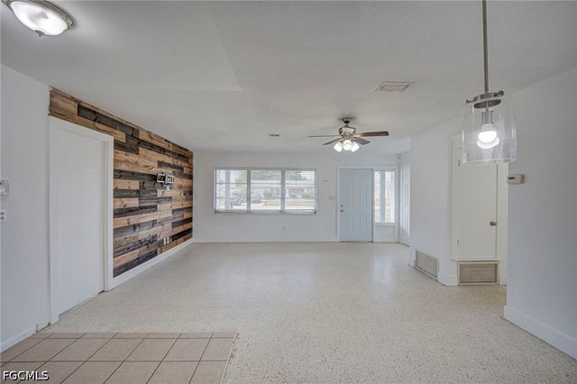 220 Punta Alta CT, Lehigh Acres, FL 33936