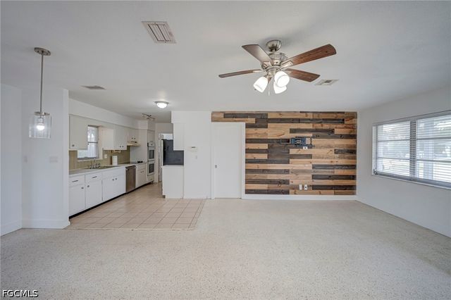 220 Punta Alta CT, Lehigh Acres, FL 33936