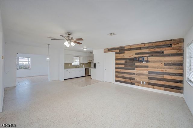 220 Punta Alta CT, Lehigh Acres, FL 33936