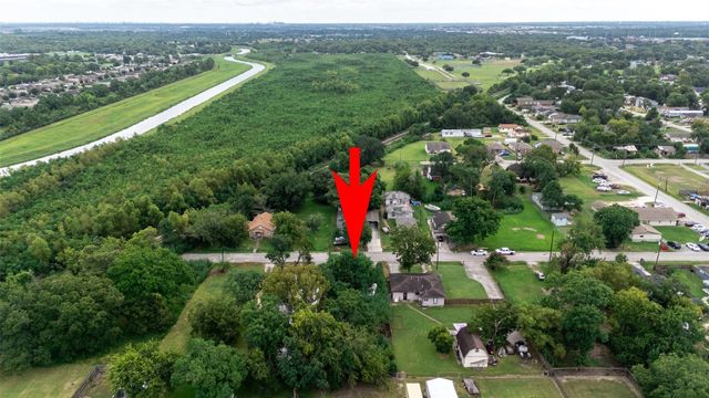 7731 N Perry Street, Baytown, TX 77521