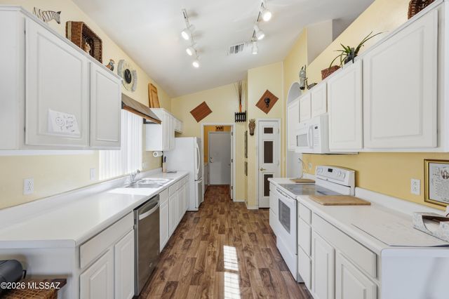 6416 W Rosamond Way, Tucson, AZ 85743