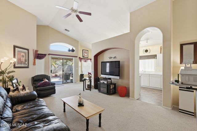 6416 W Rosamond Way, Tucson, AZ 85743