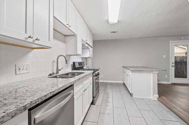 6610 Rockergate, Missouri City, TX 77489