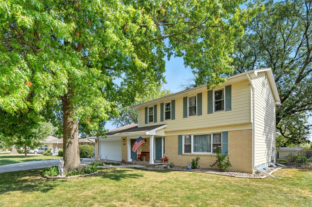 1312 Country Club Road, Indianola, IA 50125