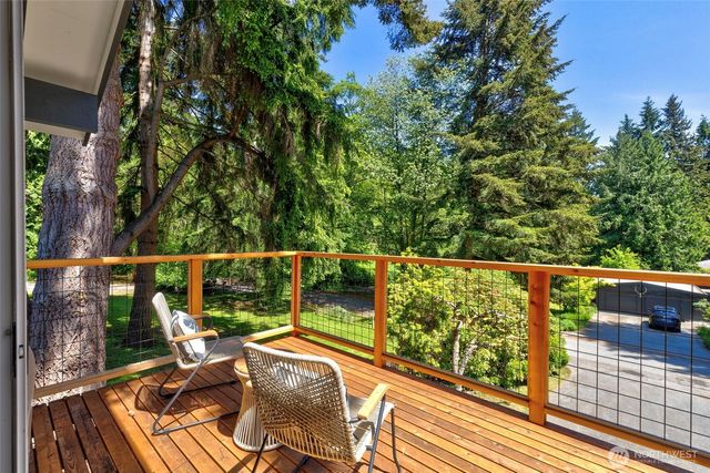 13893 John Street NE, Bainbridge Island, WA 98110