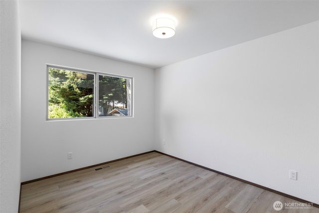 13893 John Street NE, Bainbridge Island, WA 98110