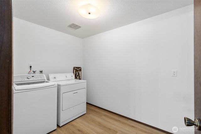 13893 John Street NE, Bainbridge Island, WA 98110
