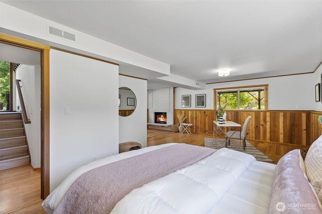 13893 John Street NE, Bainbridge Island, WA 98110