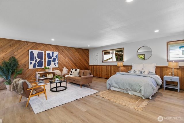 13893 John Street NE, Bainbridge Island, WA 98110