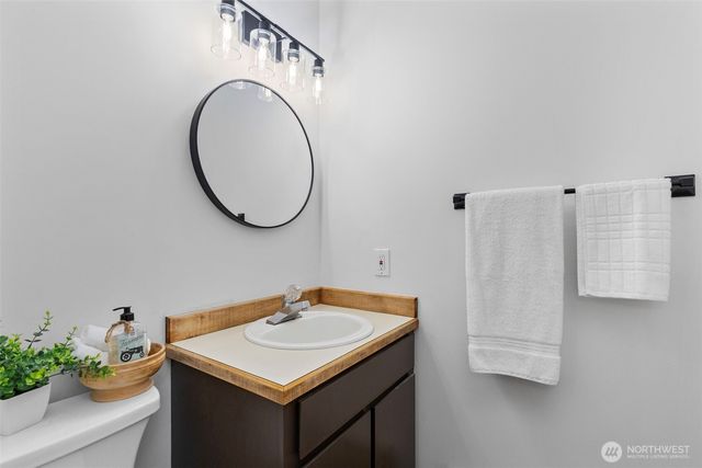 13893 John Street NE, Bainbridge Island, WA 98110