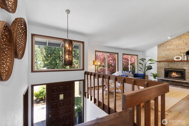 13893 John Street NE, Bainbridge Island, WA 98110