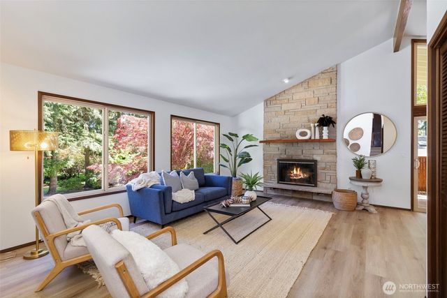 13893 John Street NE, Bainbridge Island, WA 98110