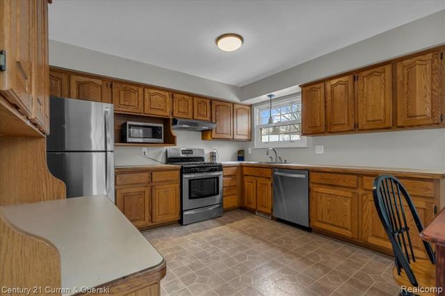 42154 Farragut Court, Northville, MI 48167