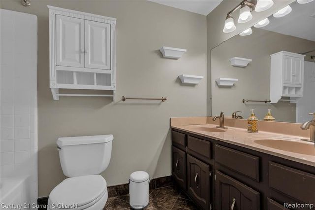 42154 Farragut Court, Northville, MI 48167