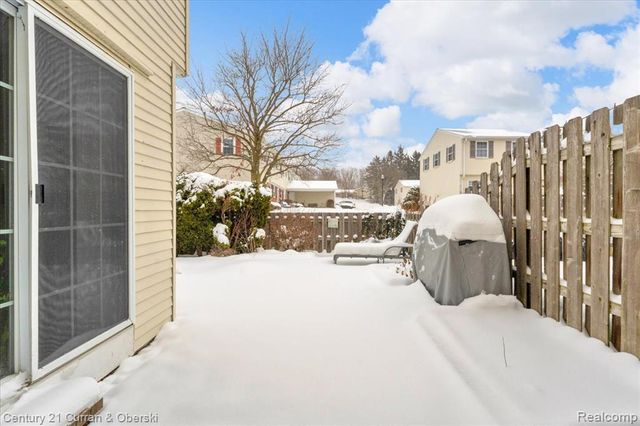 42154 Farragut Court, Northville, MI 48167