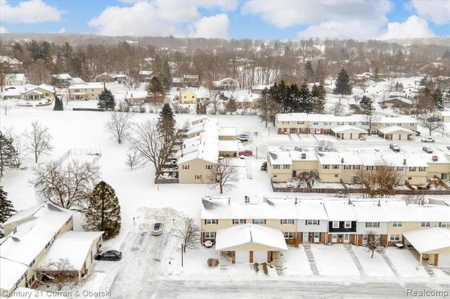 42154 Farragut Court, Northville, MI 48167