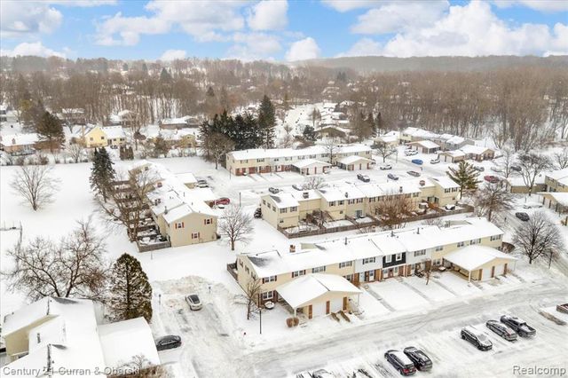 42154 Farragut Court, Northville, MI 48167