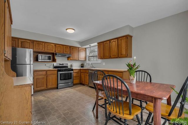 42154 Farragut Court, Northville, MI 48167