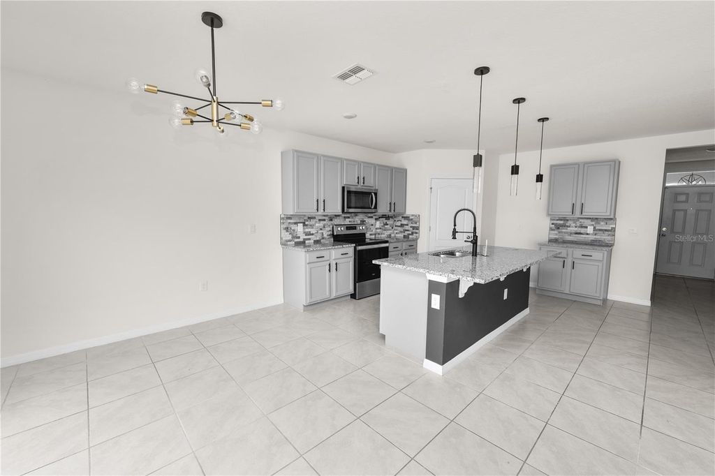 Image 11 of property listing at 3935 PALAZZO PLACE, Winter Haven, FL 33884