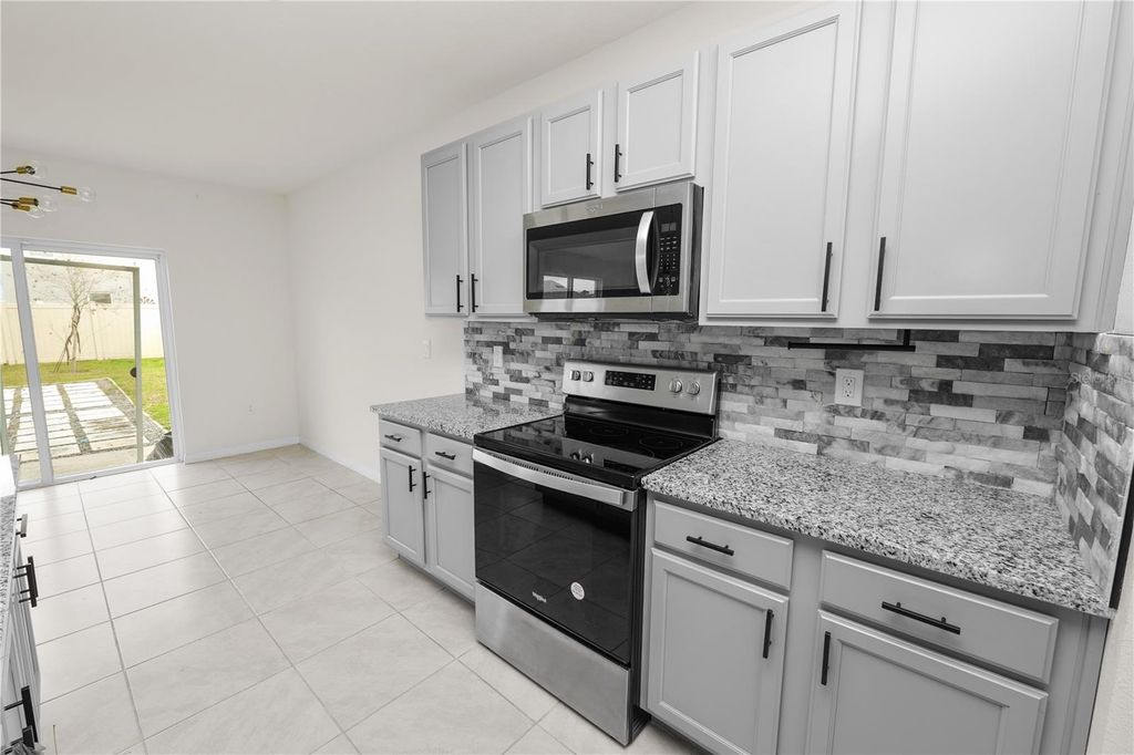 Image 7 of property listing at 3935 PALAZZO PLACE, Winter Haven, FL 33884