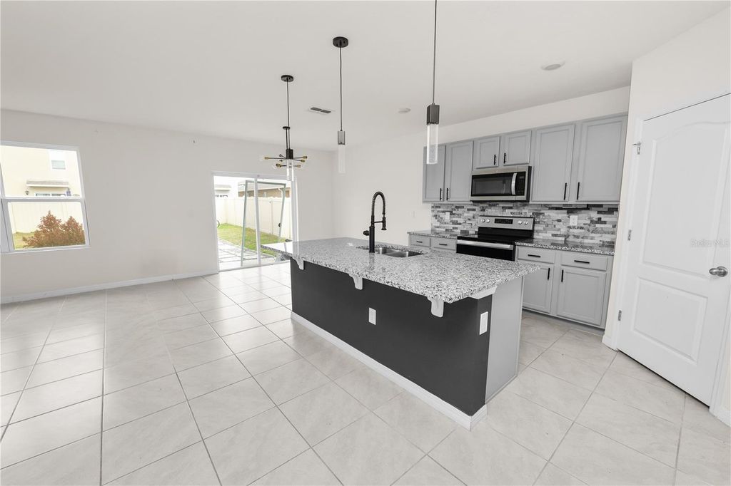 Image 10 of property listing at 3935 PALAZZO PLACE, Winter Haven, FL 33884