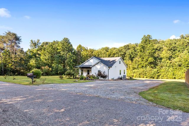 119 Con Lee Drive, Olin, NC 28660