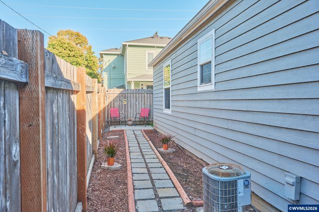 145 Leffelle St S, Salem, OR 97302