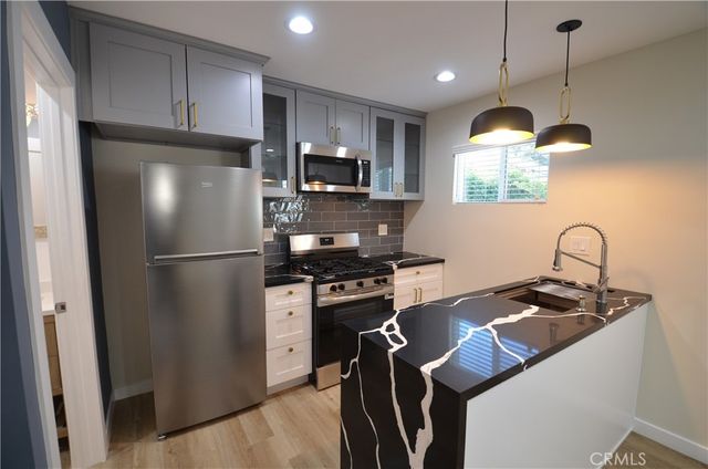 6406 Densmore Avenue, Lake Balboa, CA 91406